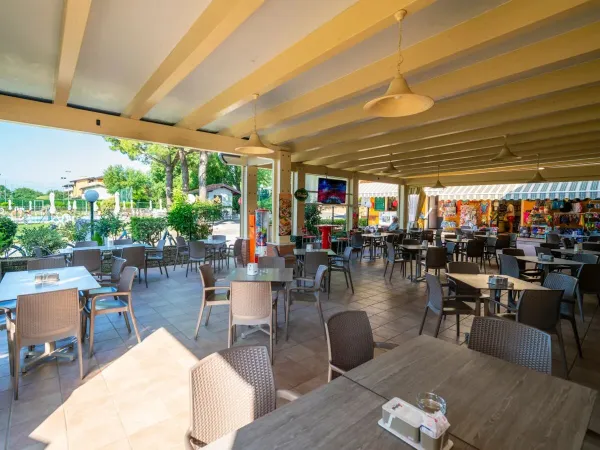 A restaurant at Roan campsite Union Lido Mare.