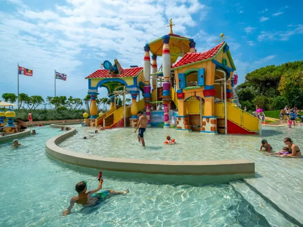 Renewed 'Speedy Island' pool complex at Roan campsite Union Lido Mare.