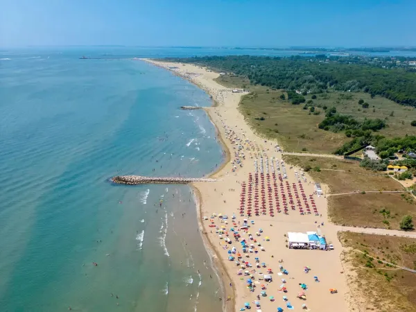The beach at Roan camping Ca'Savio.