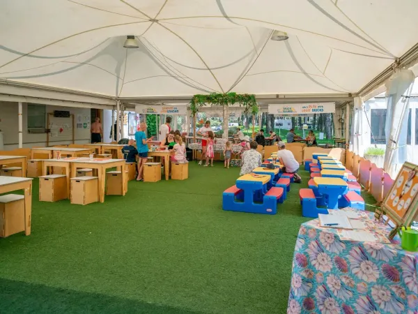 Children's entertainment at Roan camping Ca'Savio.