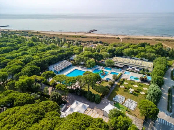 Top view of the swimming pool at Roan camping Ca'Savio.