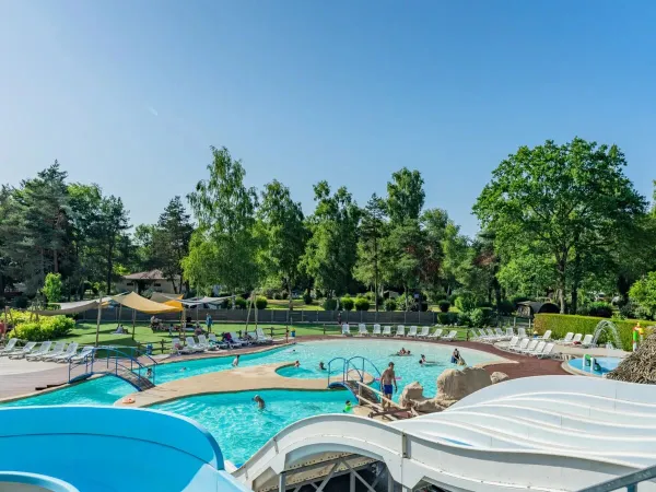 The swimming pool at Roan camping de Bonnal.
