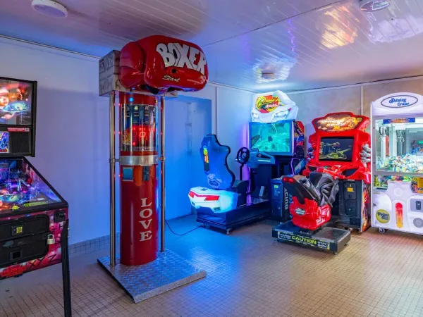 The game hall at Roan campsite Le Val de Bonnal.