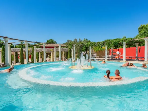Relaxation in the balneo at Roan camping Le Serignan Plage.