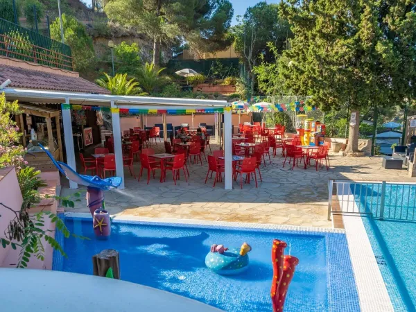 The terrace of Roan camping Cala Canyelles.