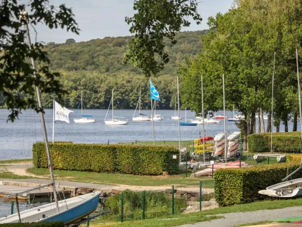 Water sports on the lake at Roan camping Le Lac des Vieilles Forges.