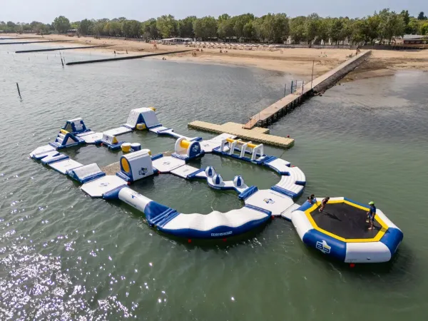 Water jumping in the sea at Roan campsite Tenuta Primero.
