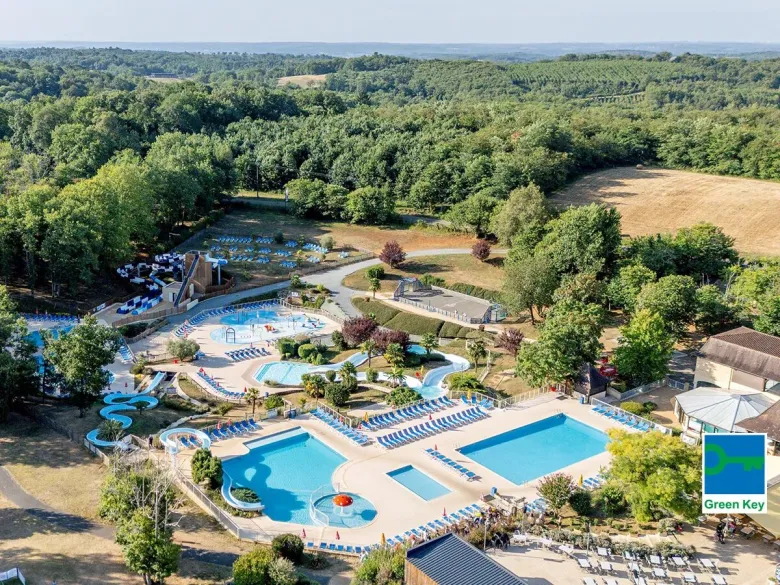 New slide and racer slide at Roan campsite Saint Avit Loisirs.