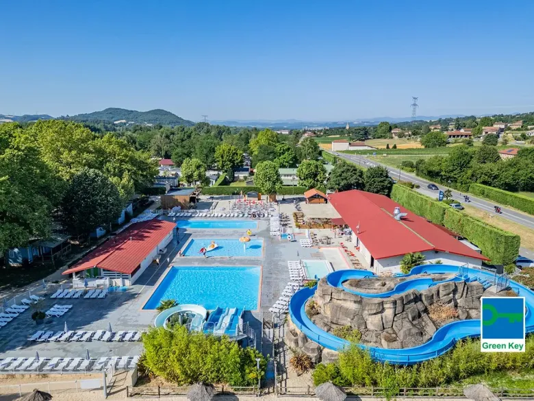 Overview of swimming pools at Roan camping de Galaure.
