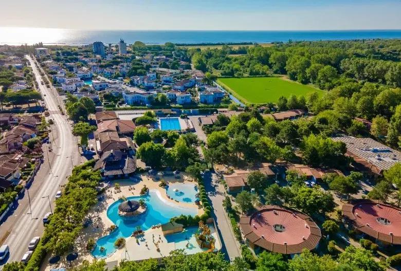 Aerial view of Roan camping Tahiti.