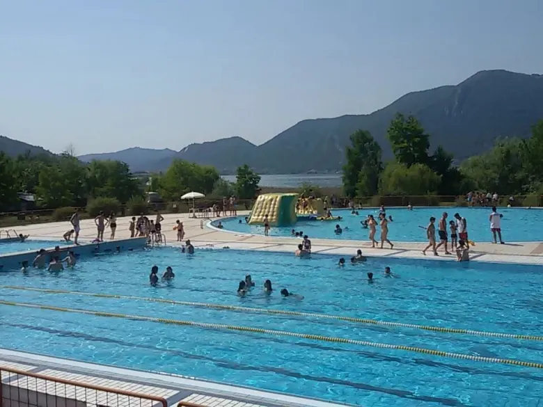 The three swimming pools at the Sporting Lido sports complex at Roan Camping Sassabanek.