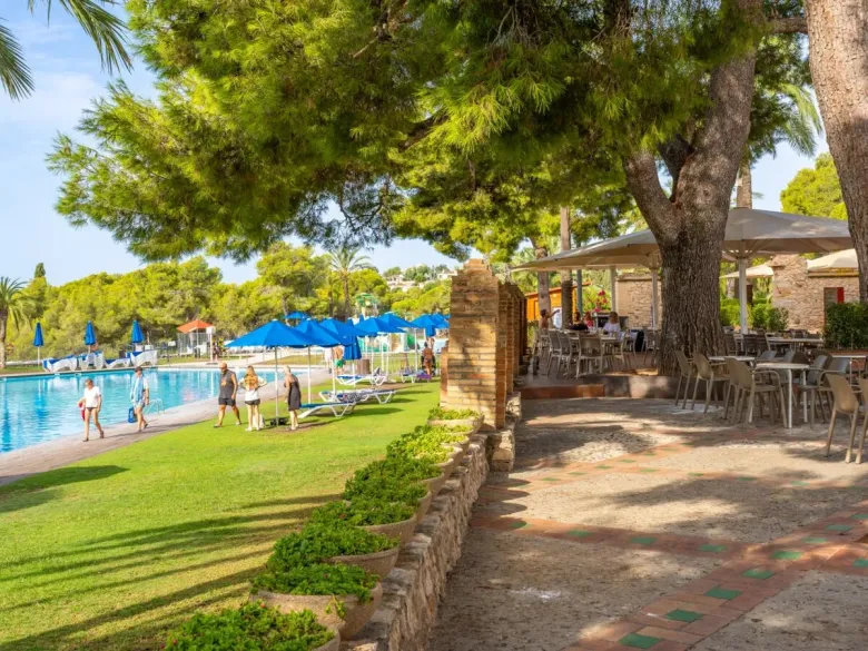 The restaurant at Roan camping Vilanova Park.