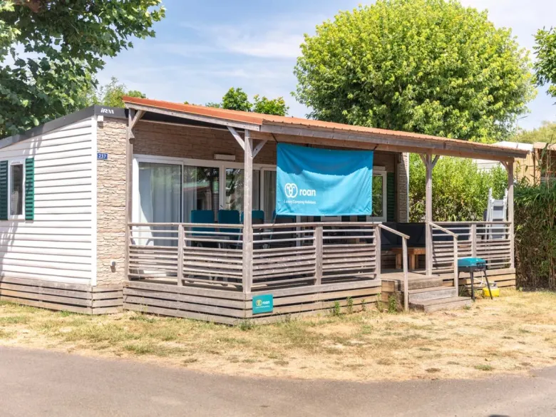 The Premium Plus Lounge at Roan’s Le Domaine du Clarys campsite.