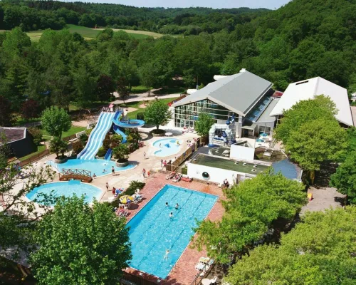 Overview camping pool Roan camping Le Ty Nadan