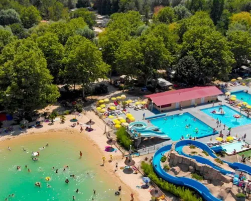 Overview of swimming pools at Roan camping de Galaure.