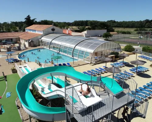 Overview with indoor pool at Roan camping Le Domaine de Beaulieu.