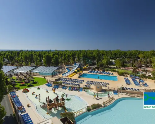 Overview of swimming pools at Roan camping Domaine de La Yole.