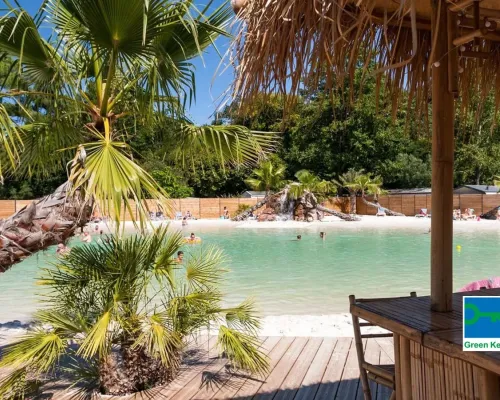Atmosphere image of the lagoon pool at Roan camping La Clairière.