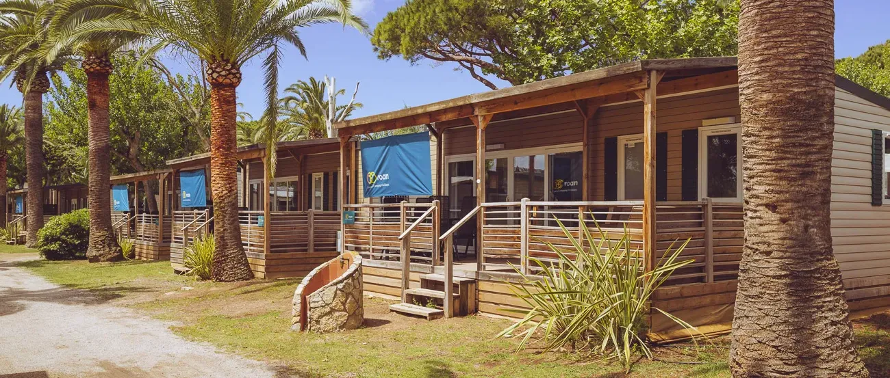 Luxury mobile homes at Roan campsite Playa Montroig.