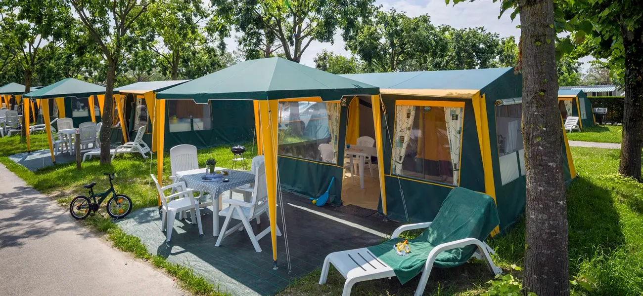 Last minute bungalow tent.