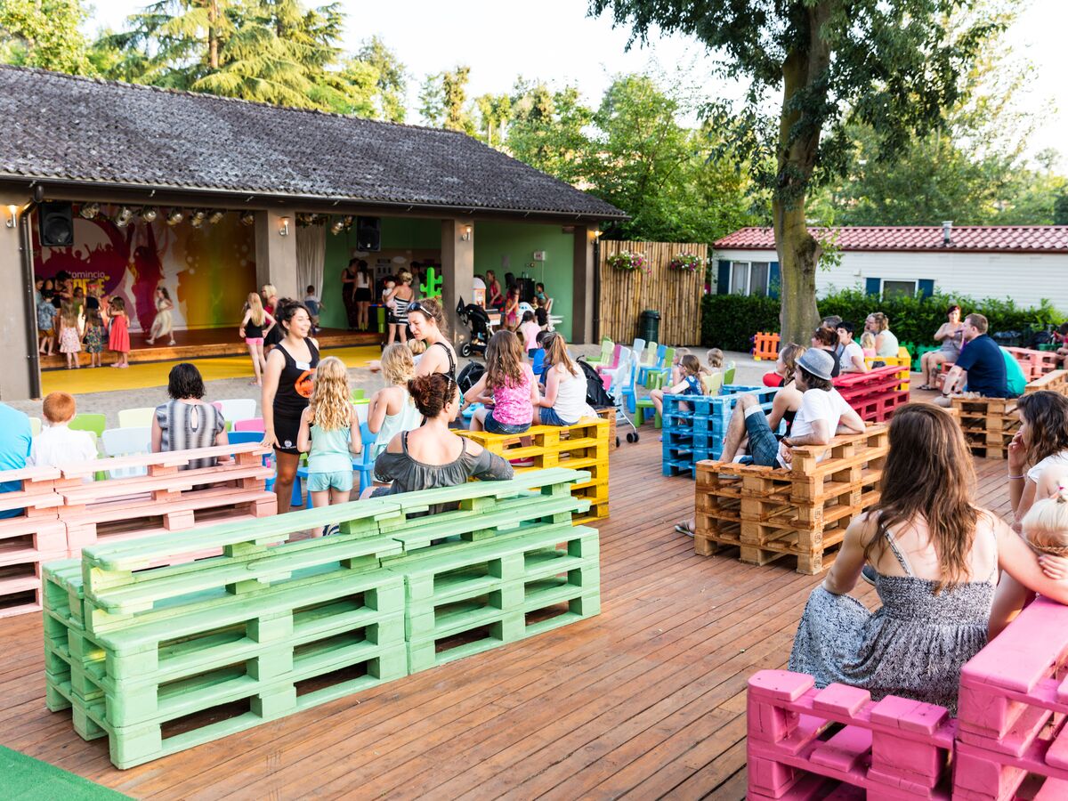 Camping Altomincio Family Park Many Mobile Homes Roan