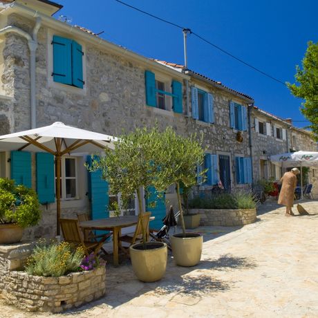 Enjoy a holiday on a camping in Vrsar