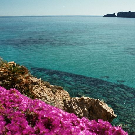 Sun, sea and beach at a top campsite in Spain